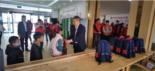 市文旅集团党委与结对共建社区新窑社区党支部联合开展“党员当先锋 为民办实事” 主题党日活动(图3)