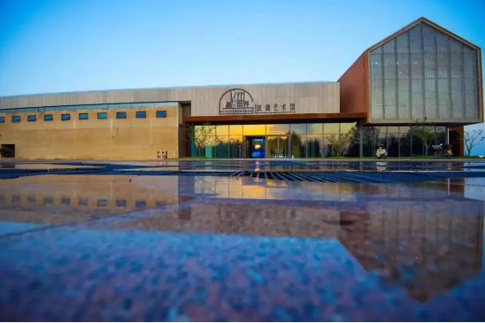 市文旅集团晶·世界 玻璃艺术馆成功创建江苏省工业旅游区奋力谱写“强富美高”江苏文旅事业新篇章(图1)